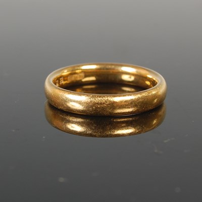 Lot 294 - A 22ct gold wedding ring, size N, 5.7 grams.