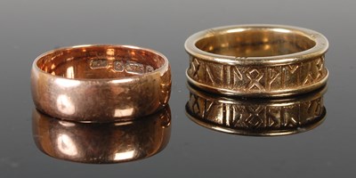 Lot 460 - Two 9ct gold rings, 10 grams.