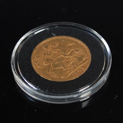 Lot 405 - An Edward VII, gold sovereign, dated 1907.