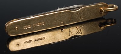 Lot 445 - A 9ct gold pocket knife, with Chester...