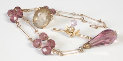 Lot 453 - A yellow metal single stone gem set dress ring,...