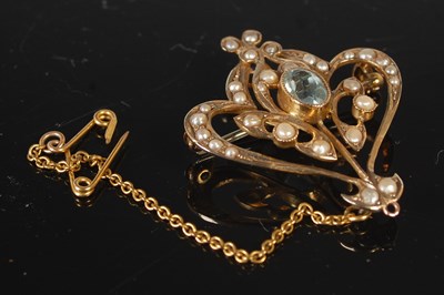 Lot 454 - A yellow metal split pearl and aquamarine...