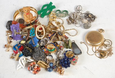 Lot 495 - A collection of assorted costume jewellery, to...