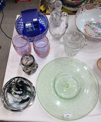 Lot 575 - Ten pieces of assorted glassware, to include a...
