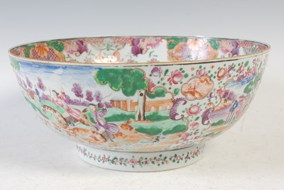 Lot 576 - A Chinese porcelain famille rose export punch...