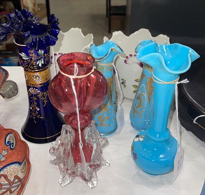 Lot 585 - Five pieces of glassware to include a pair of...