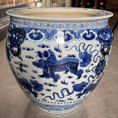 Lot 679 - A Chinese blue and white porcelain jardiniere...