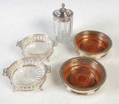Lot 262C - A silver mounted cut glass cruet pot and cover,...