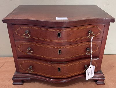 Lot 697 - An antique mahogany and chequer strung...