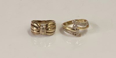 Lot 291V - A 9ct gold gem set dress ring, size L, 3.7...