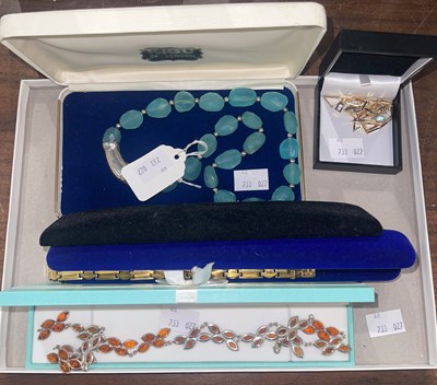 Lot 495D - A box of assorted costume jewellery, to...