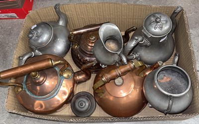 Lot 734 - A box of assorted copper and pewter ware, to...