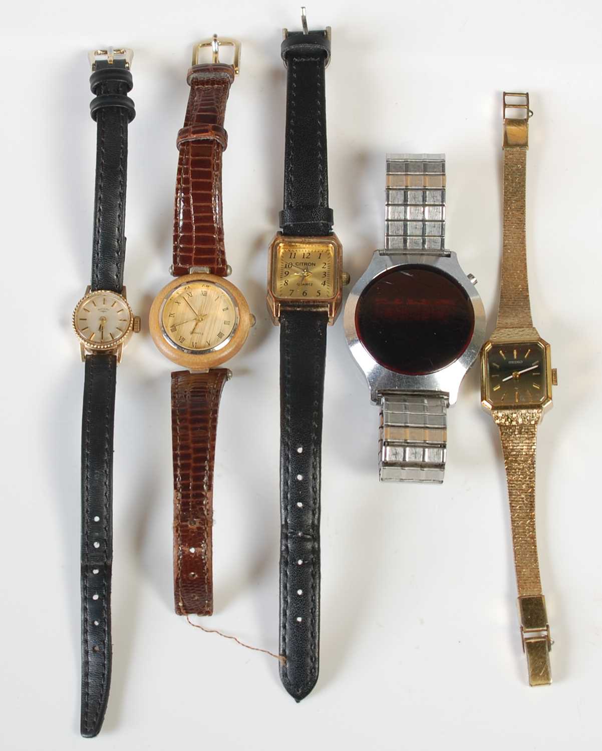 Lot 504 - Five assorted watches, to include ladies