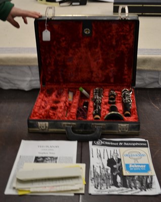 Lot 526 - A Henri Selmer of Paris part clarinet with red...
