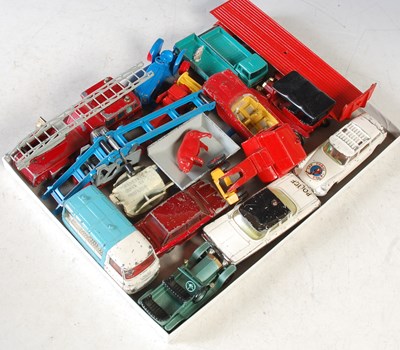 Lot 361 - A collection of vintage diecast model cars to...
