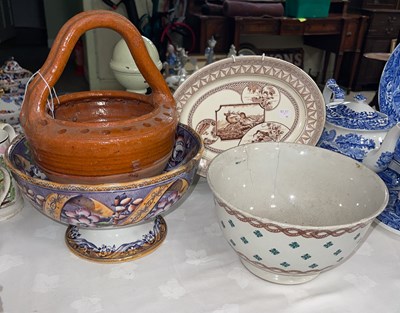 Lot 459 - A group of ceramics to include an 'Alexandria'...