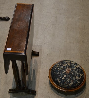 Lot 710 - An Edwardian mahogany Sutherland drop-leaf...