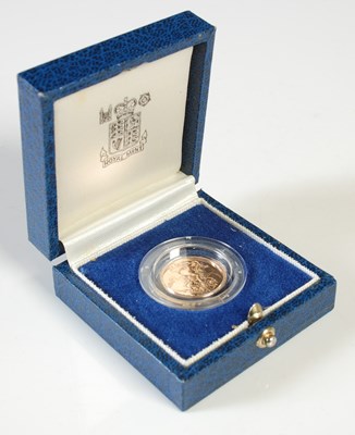 Lot 77 - A Queen Elizabeth II gold half sovereign,...