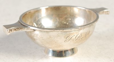 Lot 93 - Elizabeth II quaich shaped salt, Edinburgh,...