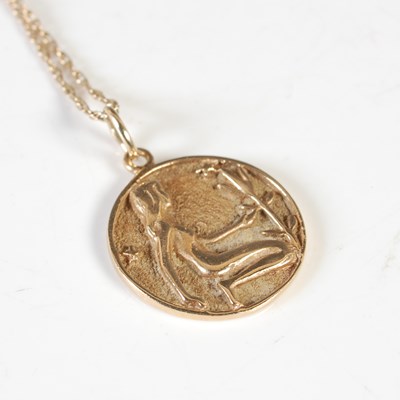 Lot 121 - A yellow metal necklace, stamped '9k',...