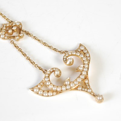 Lot 122 - A late 19th/ early 20th century 15ct gold and...