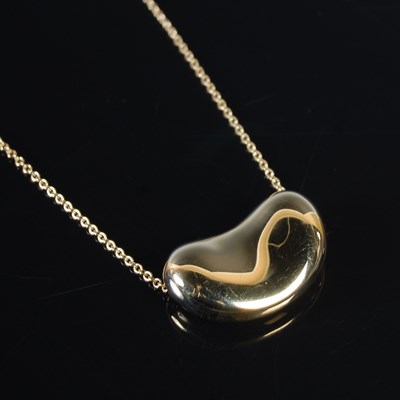 Lot 149 - Tiffany & Co., Elsa Peretti, an 18ct gold bean...