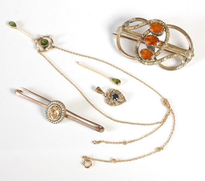 Lot 161 - A collection of jewellery, to include a 9ct...