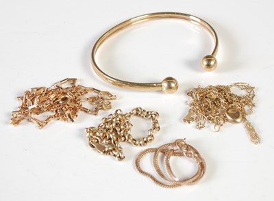 Lot 163 - A collection of 9ct gold and yellow metal...