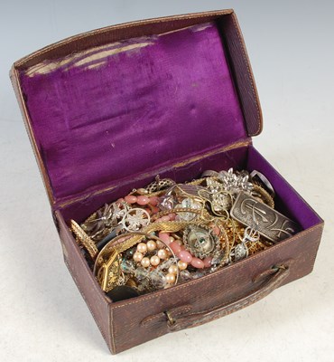 Lot 220 - A box of assorted costume jewellery.