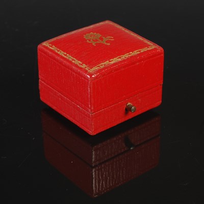 Lot 287 - A yellow metal split pearl and cameo carved...