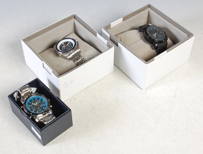 Lot 316 - Three gentleman's watches, to include Stauer...