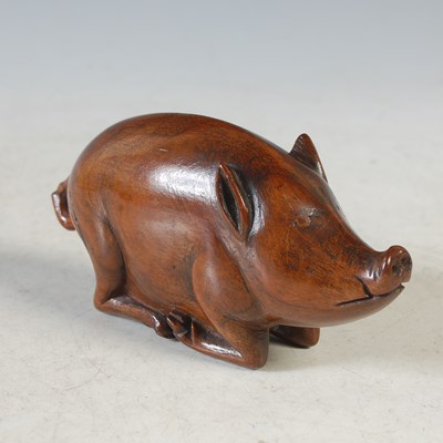 Lot 325 - An unusual late 19th century treen snuff box...