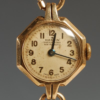 Lot 335 - A vintage ladies 9ct gold cased Marvin Shock...