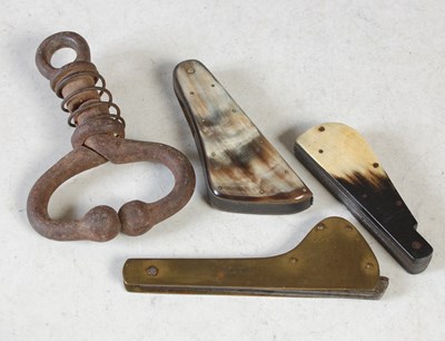 Lot 343 - A horn handled bloodletting tool with...