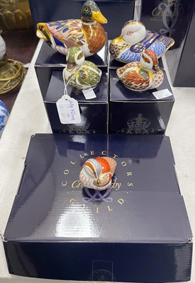 Lot 539 - A group of five Royal Crown Derby porcelain...