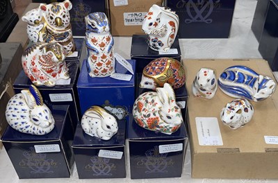 Lot 522 - A collection of eleven Royal Crown Derby...