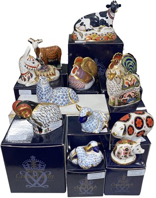 Lot 520 - A collection of twelve Royal Crown Derby...