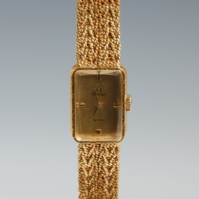Lot 9 - A vintage ladies Omega De Ville 18ct gold...