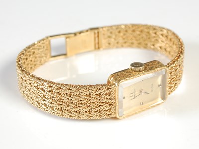 Lot 9 - A vintage ladies Omega De Ville 18ct gold...
