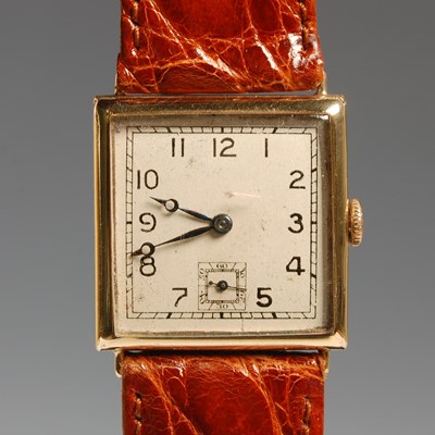 Lot 19 - An early 20th century gentleman's 9ct gold...