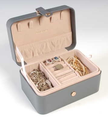 Lot 78 - A box of assorted costume jewellery to include...