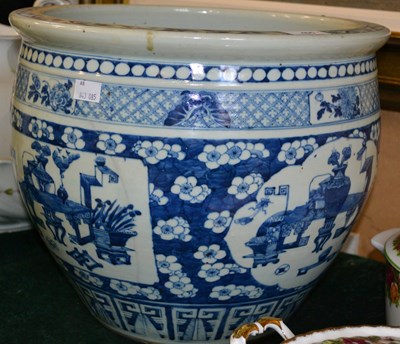 Lot 405 - A Chinese porcelain blue and white jardiniere,...