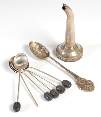 Lot 104 - Six Sheffield silver coffee spoons with bean...