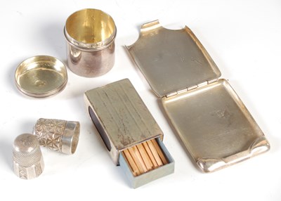 Lot 106 - A collection of silver to include a...