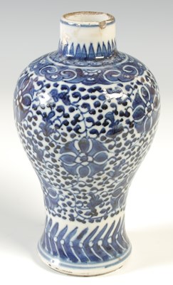 Lot 139 - A Chinese porcelain blue and white jar, Qing...