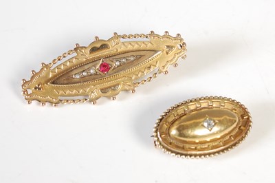 Lot 162 - Two gold brooches, to include a late 19th...
