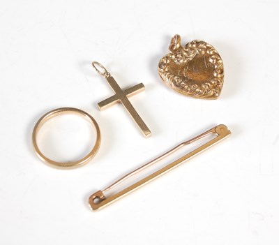 Lot 171 - A group of gold jewellery, to include a 9ct...