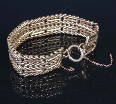 Lot 266 - A 9ct gold bracelet, approximately 18.5cm long,...
