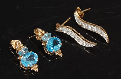 Lot 285 - Two pairs of earrings, to include a pair of...