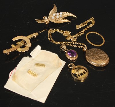 Lot 222 - A collection of gold jewellery, to include a...